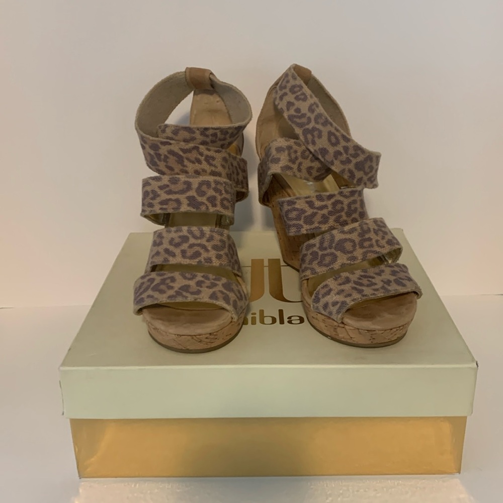 Daniblack size 10M Fabric Animal Print Wedge Sandals